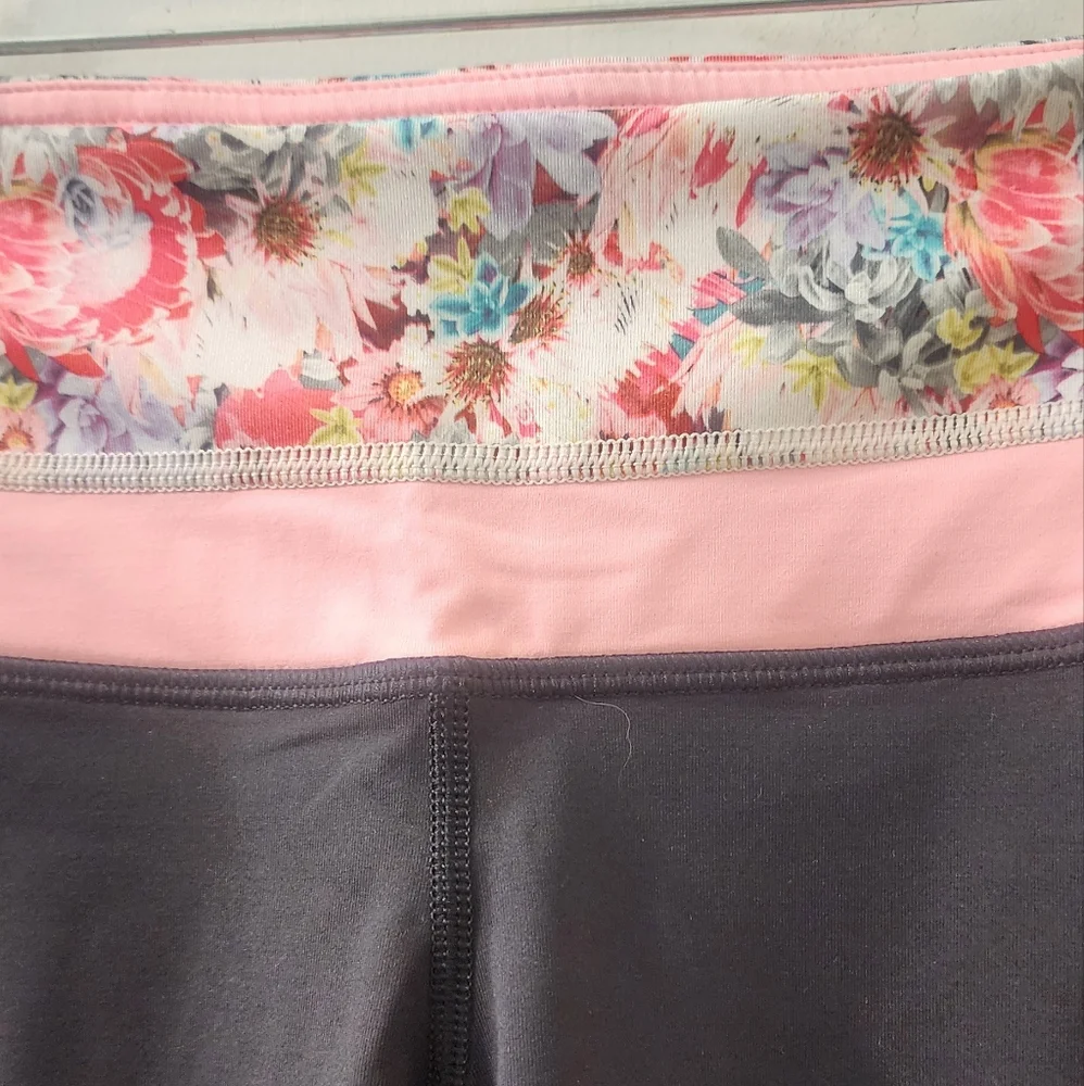 Lululemon Black and Pink Floral‎ Leggings